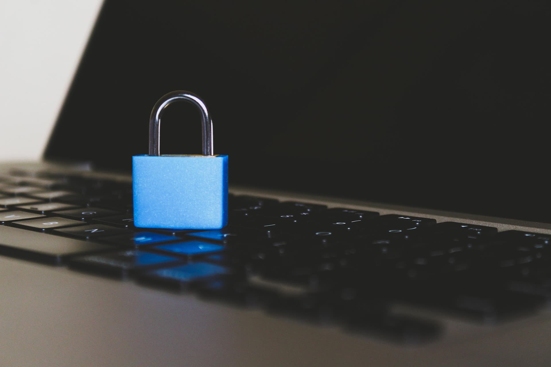 rupixen-cyber-4398478 1920